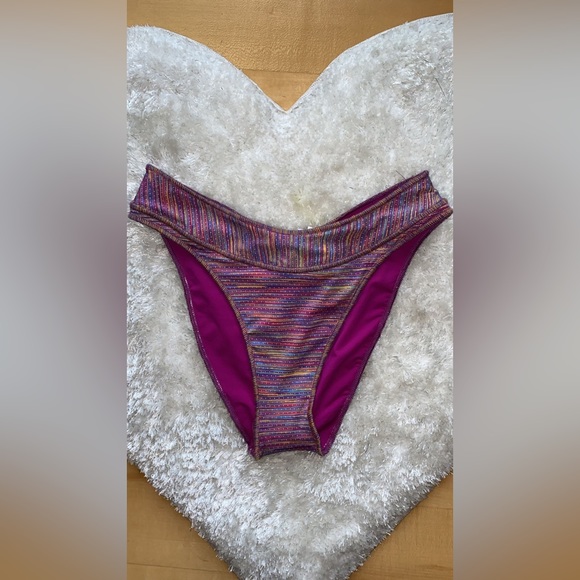 BECCA
Mosaic High-Leg Hipster Briefs - Picture 10 of 10